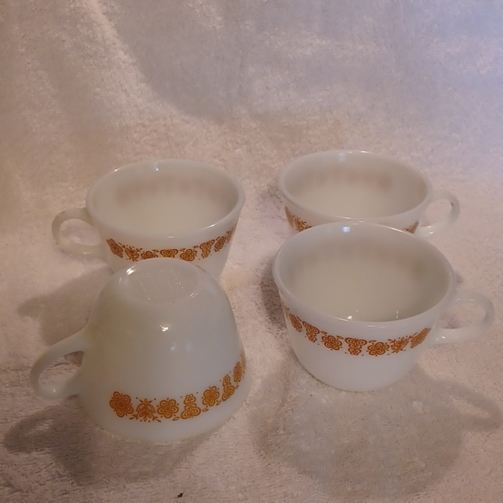 Pyrex cups butterfly design set of 4 matches corelleware by Corning